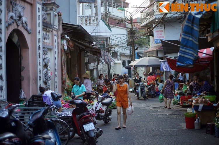 Ngam canh cho que doc dao o trung tam Ha Noi-Hinh-11