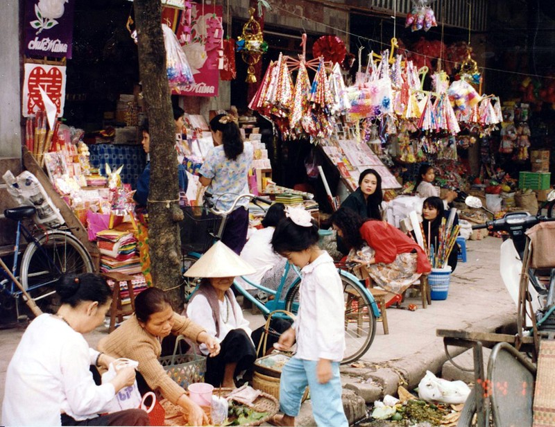 Ha Noi nam 1994 cuc chat qua ong kinh nguoi Nhat-Hinh-6