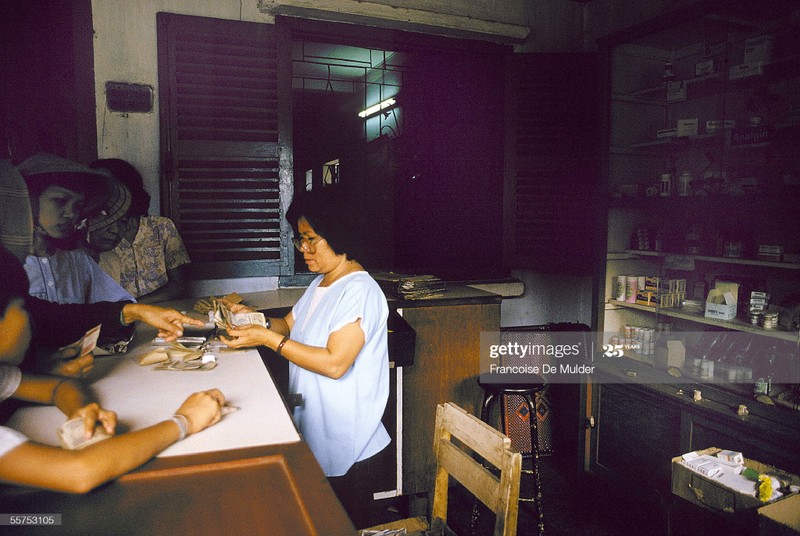 Loat anh 'chat lu' cua nguoi Ha Noi nam 1989-Hinh-4