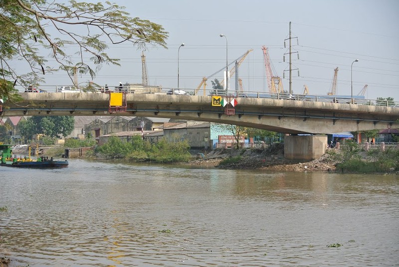 Doc dao cay cau co the thay doi chieu cao o Hai Phong xua-Hinh-7