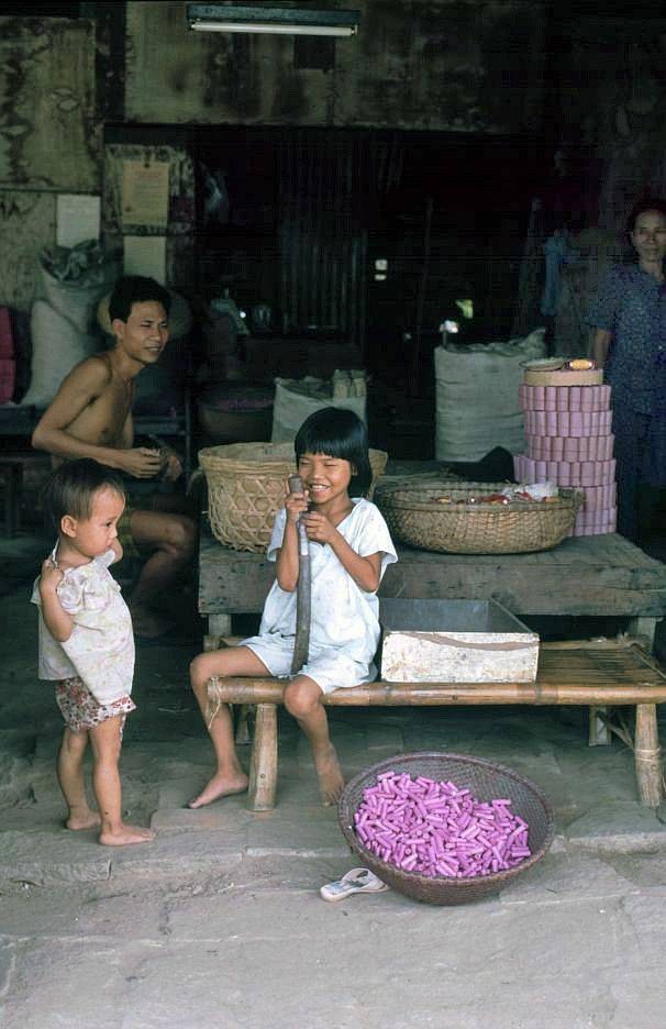 Den tham lang nghe phao noi tieng Da Nang-Hinh-2