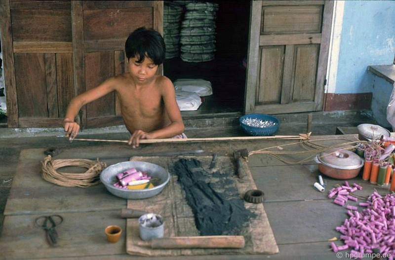 Den tham lang nghe phao noi tieng Da Nang-Hinh-3