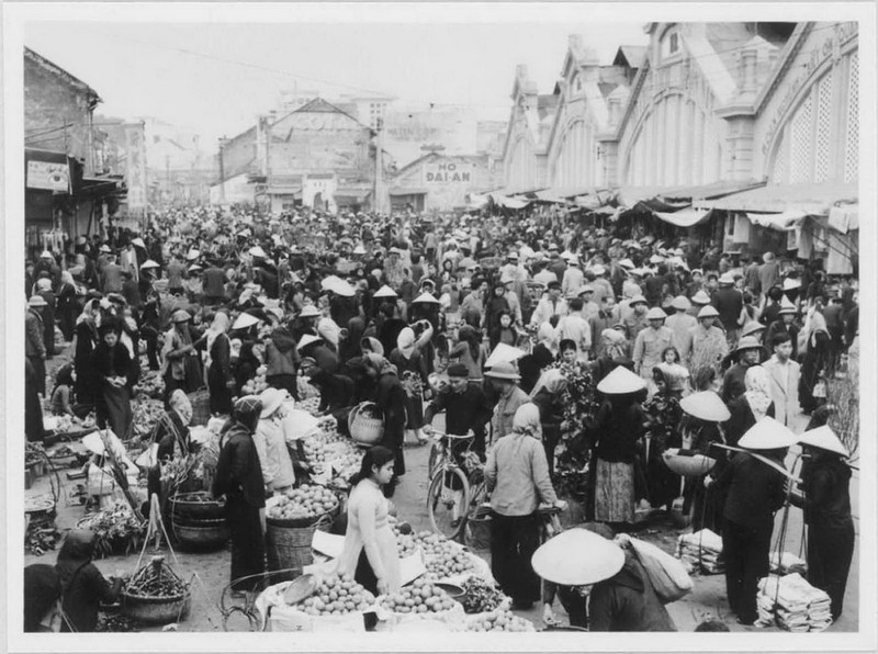 Bo anh quy hiem ve cho Tet Nguyen Dan At Mui 1955