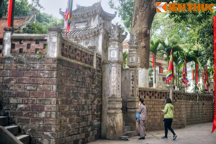 Canh quan an tuong cua ngoi den tran giu phia Tay Ha Noi-Hinh-6