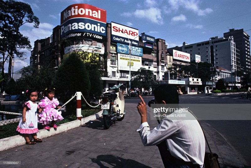 Loat anh cuc doc ve TP. HCM dau thap nien 1990-Hinh-7