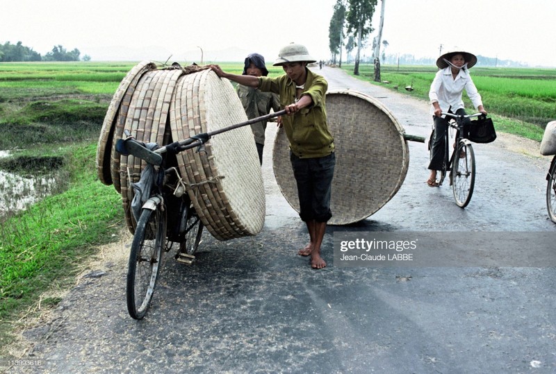 Cuoc song than thuong o nong thon Viet Nam dau thap nien 1990-Hinh-5