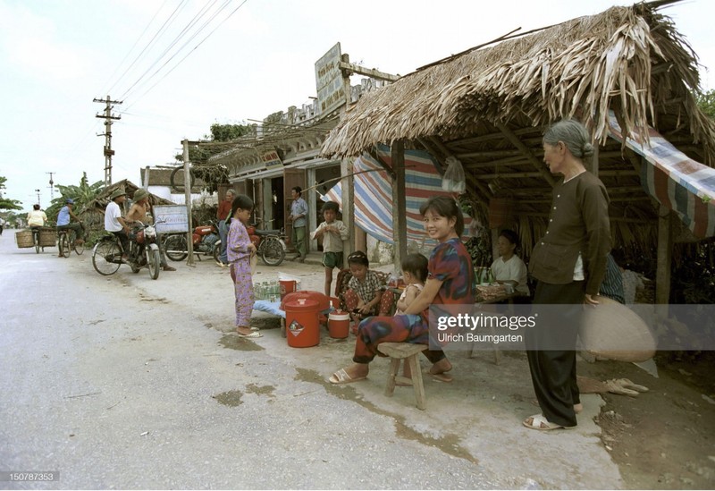 Anh quy ve Ha Noi va Sai Gon nam 1994-Hinh-6