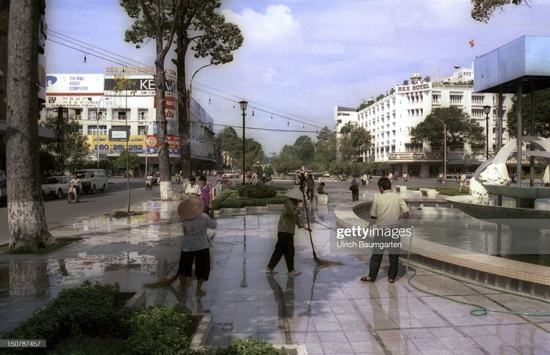 Anh quy ve Ha Noi va Sai Gon nam 1994-Hinh-8