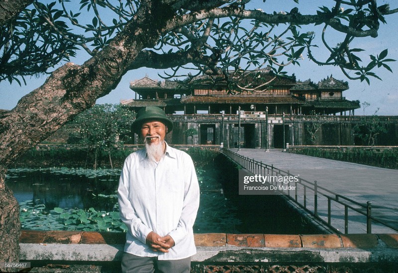 Khung canh binh di o Hoang thanh Hue nam 1989-Hinh-2