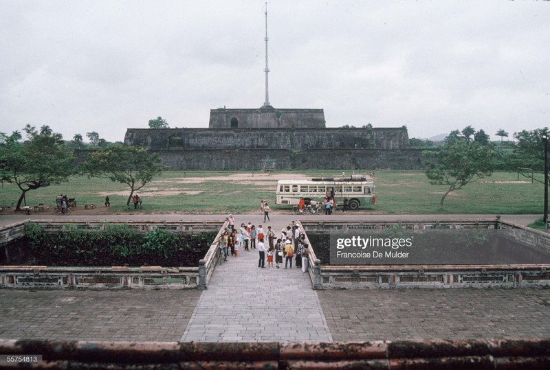 Khung canh binh di o Hoang thanh Hue nam 1989