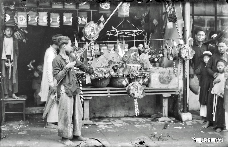 Tet Trung thu o Ha Noi nam 1926 cuc ruc ro du anh den trang-Hinh-4