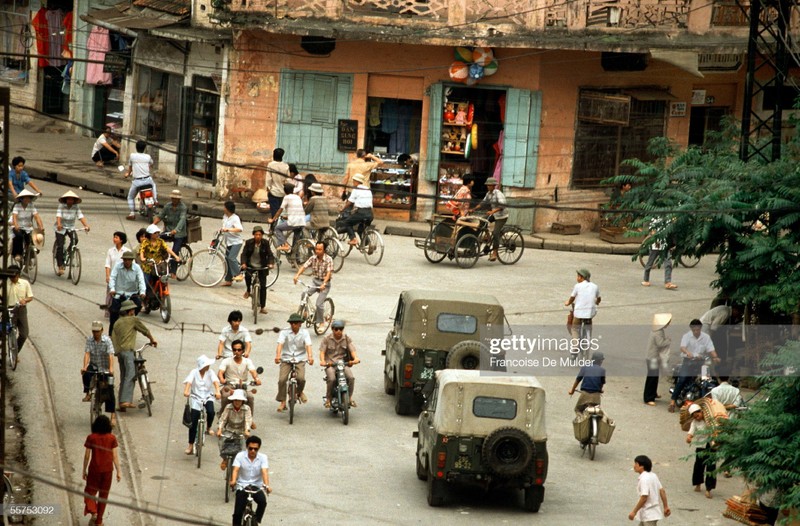 Giao thong o Ha Noi nam 1989 cuc thu vi qua ong kinh nguoi Phap-Hinh-3