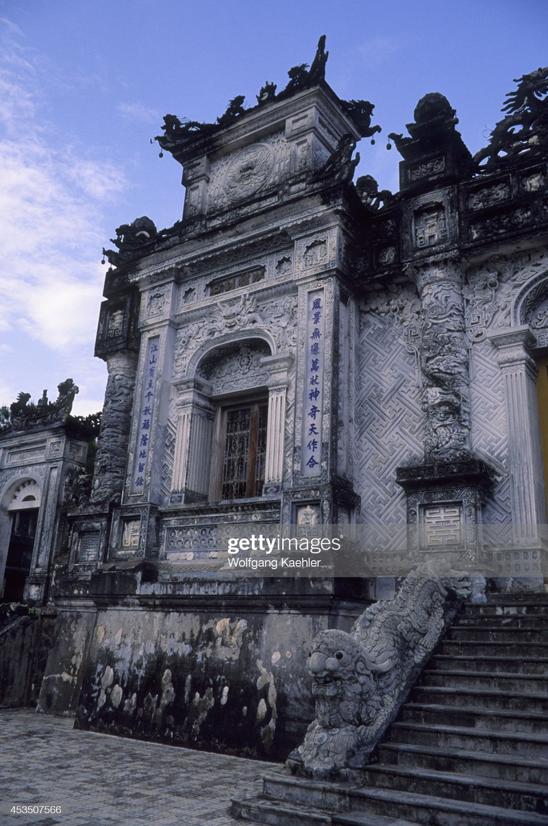 Nhung lang mo noi tieng o Hue cuc moc mac hoi nam 1992-Hinh-11