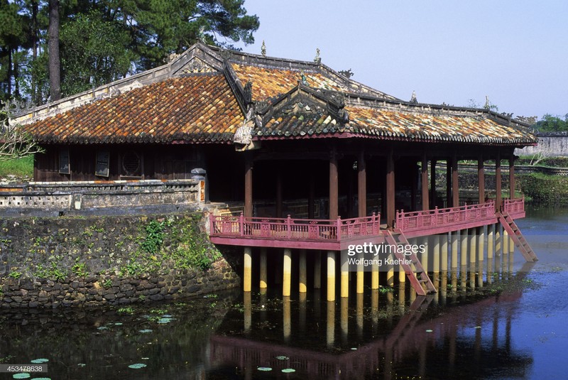 Nhung lang mo noi tieng o Hue cuc moc mac hoi nam 1992-Hinh-2