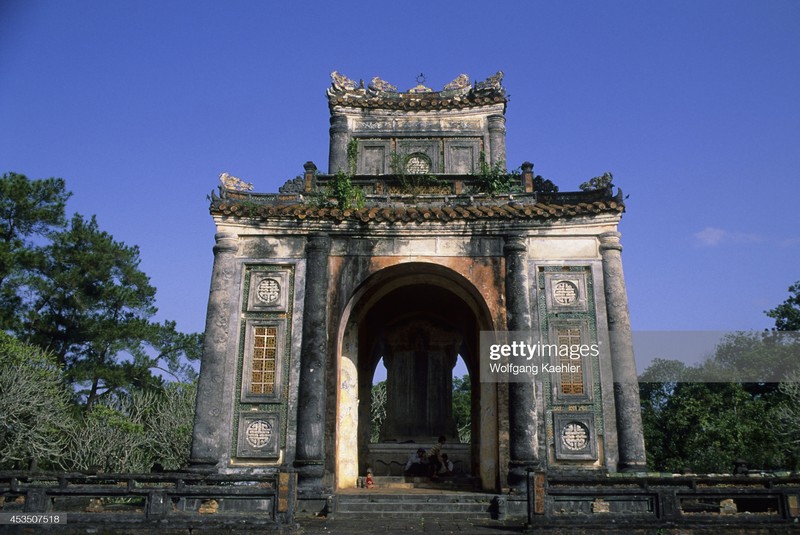 Nhung lang mo noi tieng o Hue cuc moc mac hoi nam 1992-Hinh-6