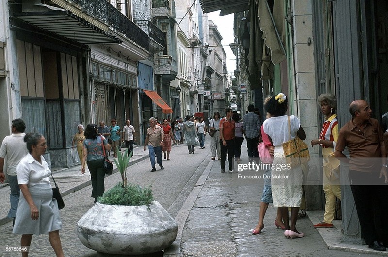 Loat anh dac sac ve cuoc song o thu do Cuba nam 1988