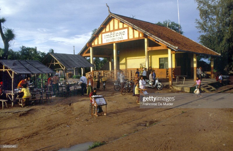 Hinh anh kho quen ve chuyen tau dac biet o Campuchia nam 1989