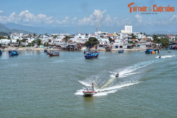 Dieu dac biet o dong song bieu tuong cua thanh pho Nha Trang-Hinh-11