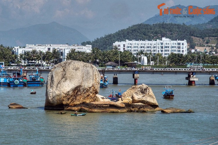 Dieu dac biet o dong song bieu tuong cua thanh pho Nha Trang-Hinh-4