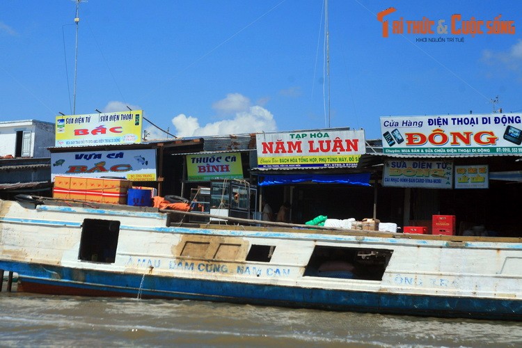 Ngo ngang khu pho noi 'bong benh' tren mat nuoc o Ca Mau-Hinh-3