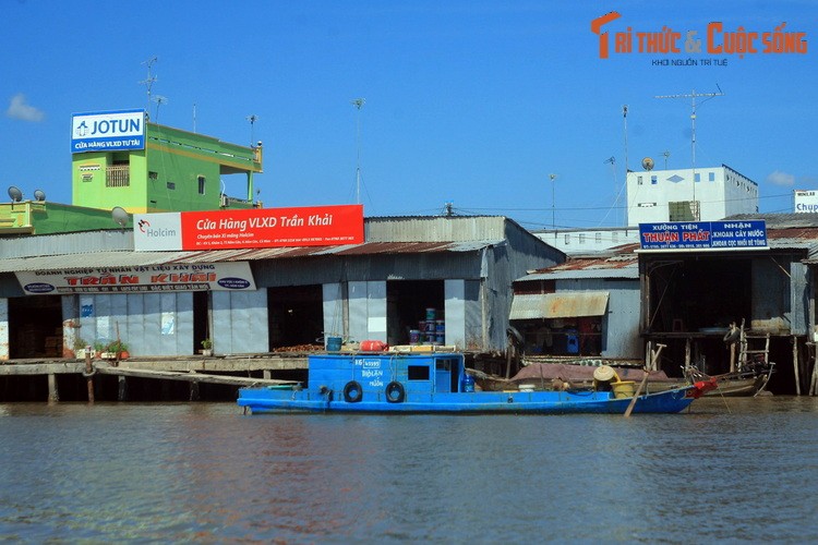 Ngo ngang khu pho noi 'bong benh' tren mat nuoc o Ca Mau-Hinh-9