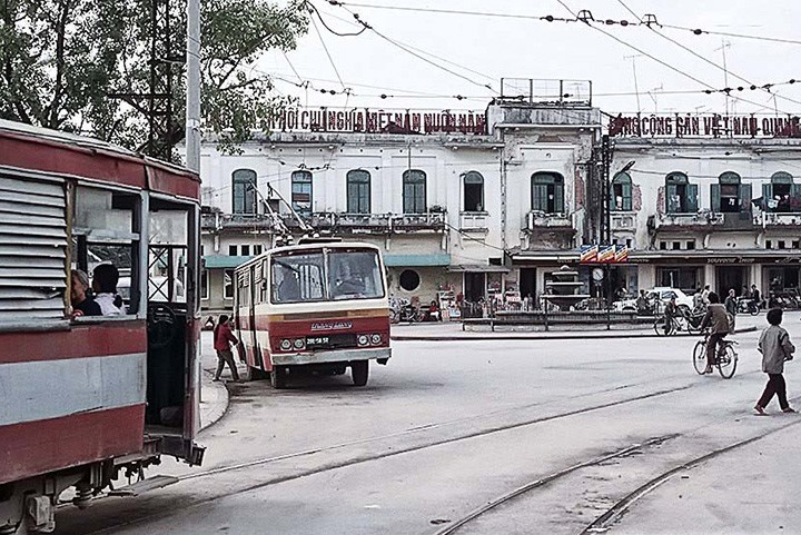 Anh doc ve tau dien banh hoi o Ha Noi xua-Hinh-6