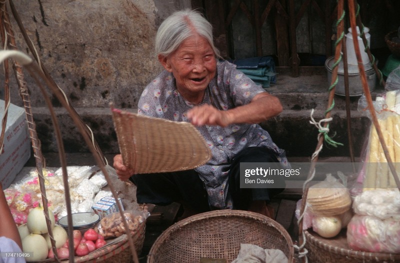 Viet Nam nam 1998 cuc song dong qua loat anh pho nhay Ben chup-Hinh-3