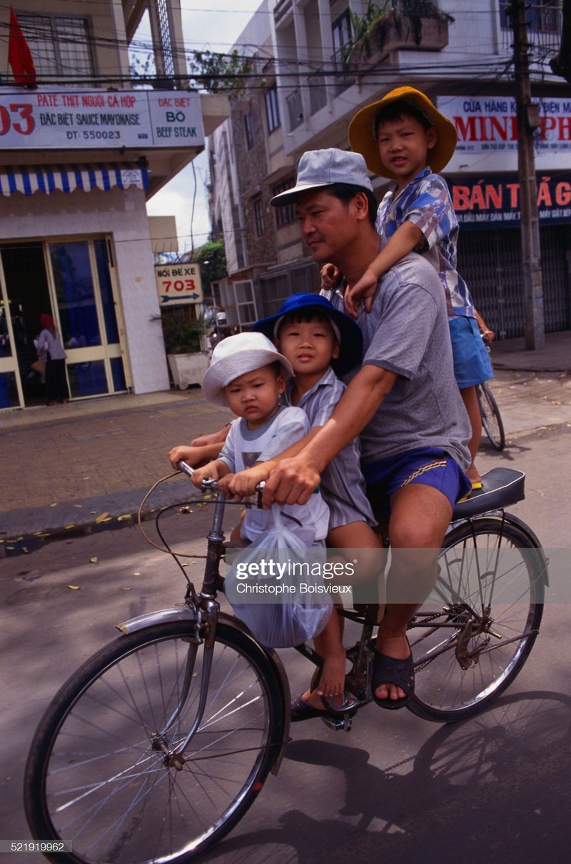 TP.HCM mua xuan nam 1996 ruc ro qua loat anh quy-Hinh-12