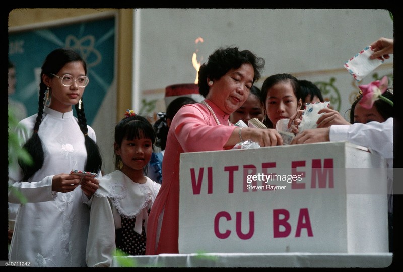 Ha Noi nam 1993 binh di duoi ong kinh nguoi My-Hinh-5