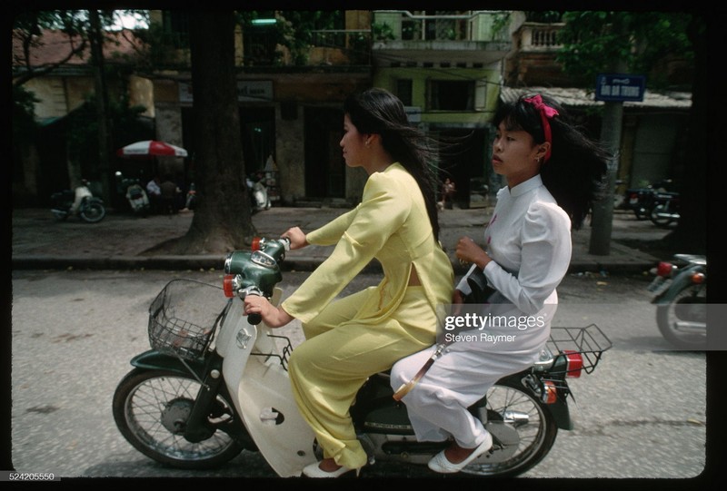 Ha Noi nam 1993 binh di duoi ong kinh nguoi My-Hinh-6