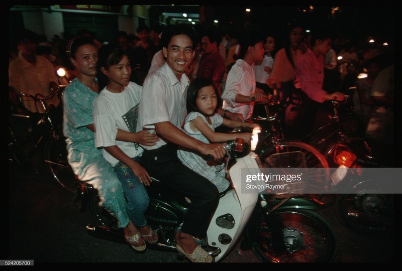 Ha Noi nam 1993 binh di duoi ong kinh nguoi My-Hinh-7