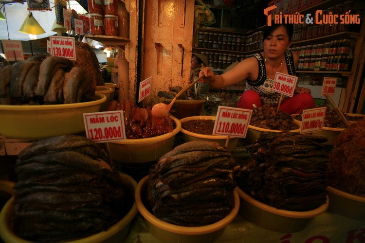 Cho Chau Doc va nhung dac san 'nang mui' hut du khach-Hinh-10