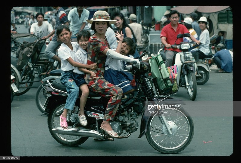 Loat anh thu vi ve giao thong o TP. HCM nam 1994-Hinh-3