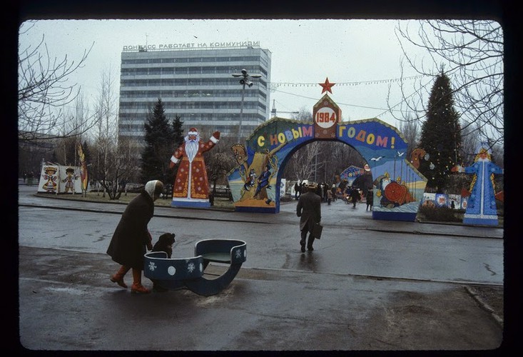 Anh mau ve thanh pho Donetsk binh yen nam 1984