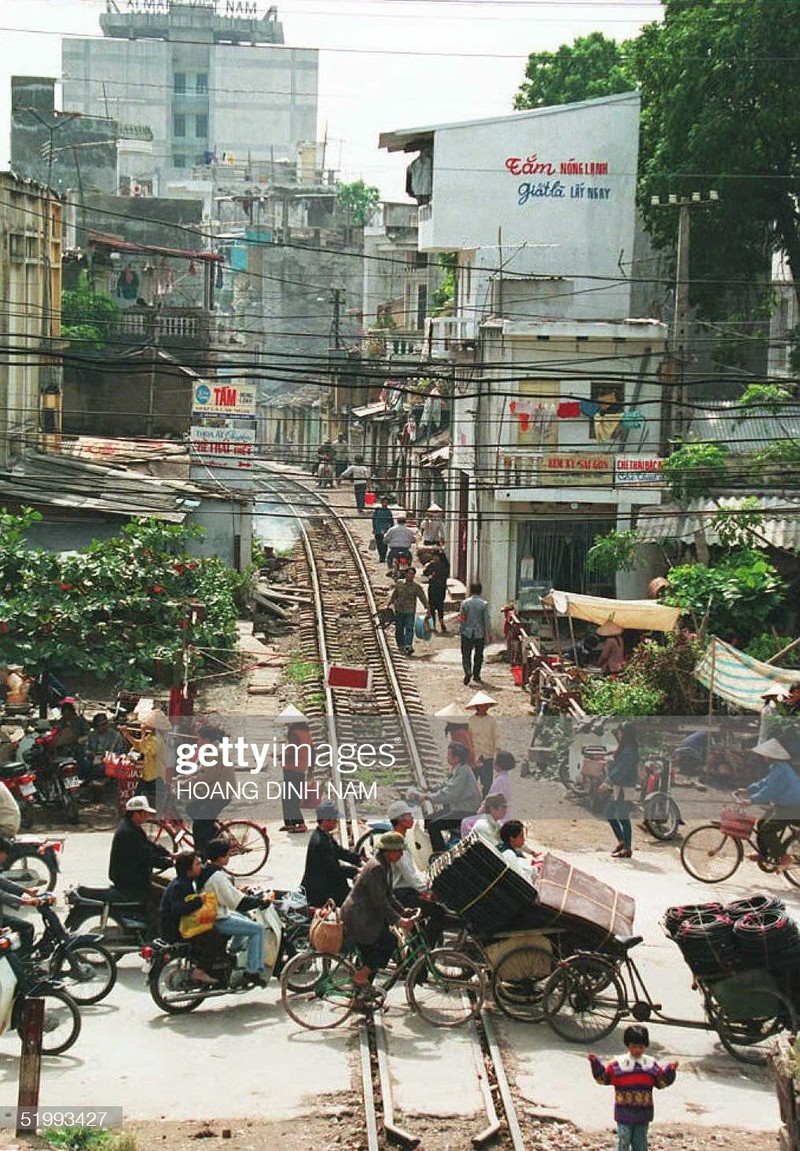 Ky uc Ha Noi nam 1995 qua loat anh cuc song dong-Hinh-10