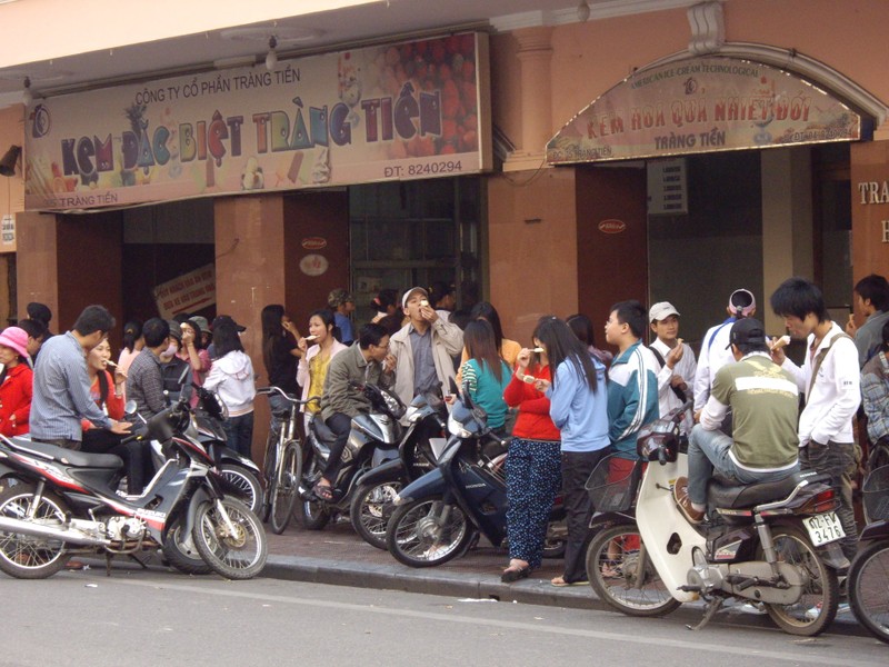 Cua hang kem Trang Tien nhung nam 1990 qua loat anh hiem-Hinh-5