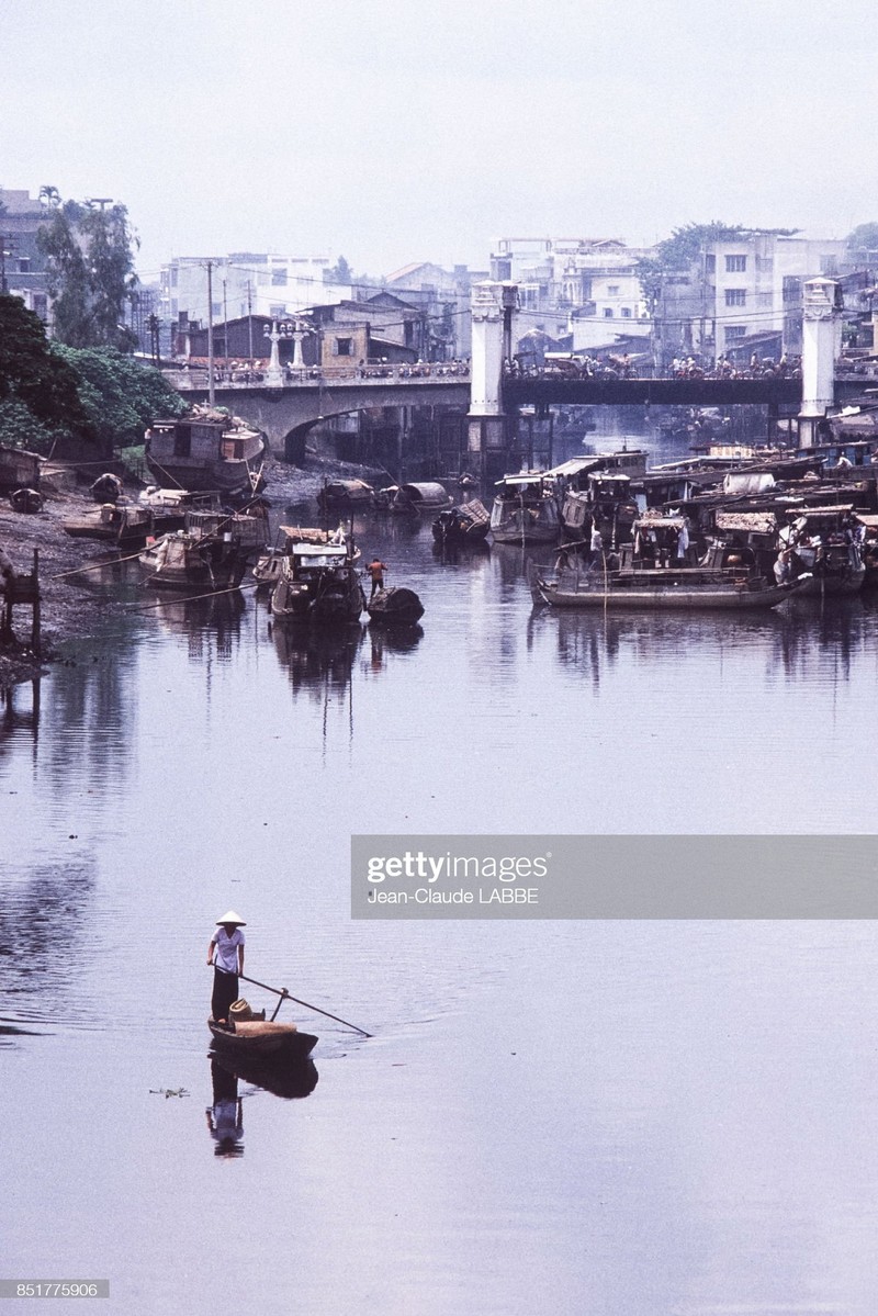 Loat anh 'mot thoi de nho' ve TP.HCM nam 1991-Hinh-10