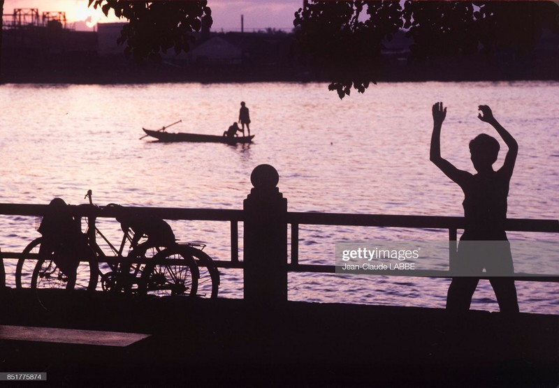 Loat anh 'mot thoi de nho' ve TP.HCM nam 1991-Hinh-8