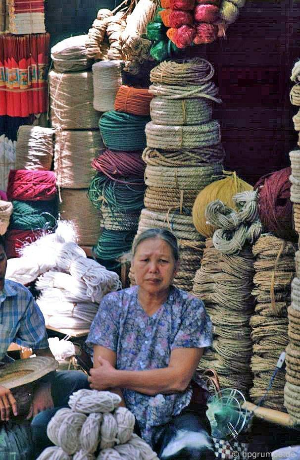 Anh chan thuc ve cac cua hang o Ha Noi nam 1991-Hinh-12