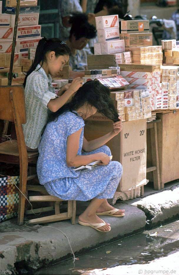 Anh chan thuc ve cac cua hang o Ha Noi nam 1991-Hinh-6