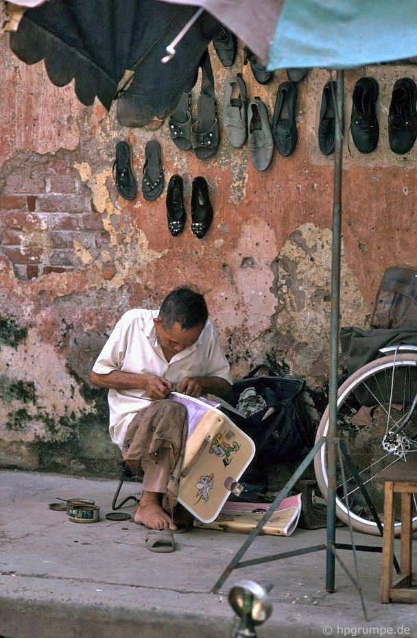 Nhung cong viec thu vi tren duong pho Ha Noi dau thap nien 1990-Hinh-4