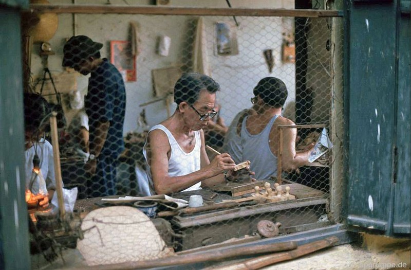 Nhung cong viec thu vi tren duong pho Ha Noi dau thap nien 1990-Hinh-6