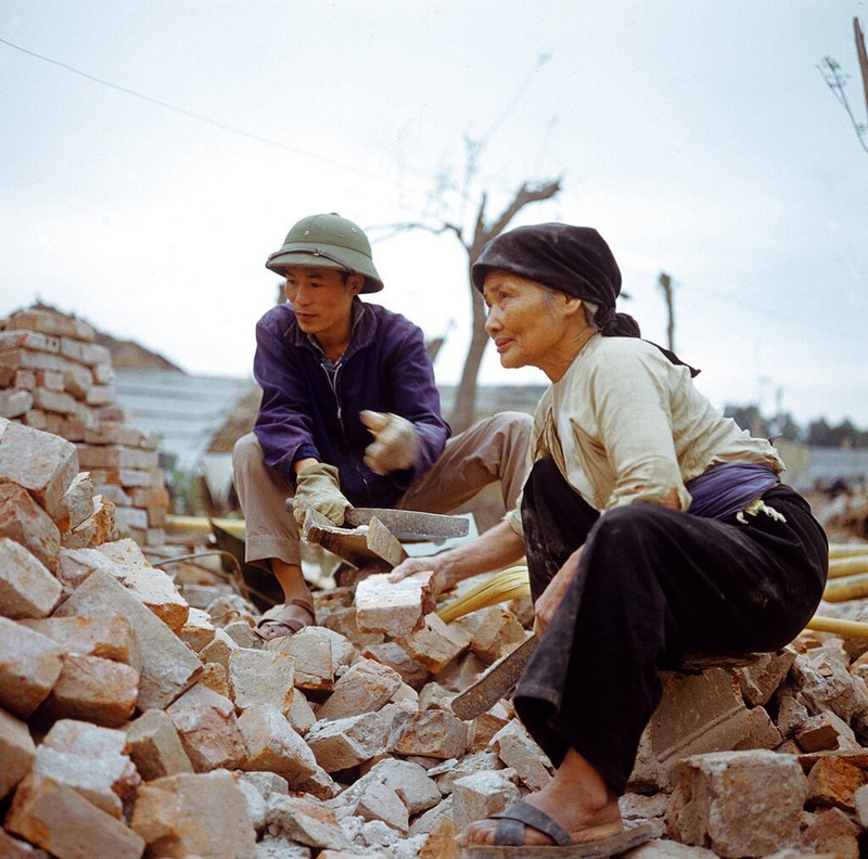 Nhin lai cuoc tai thiet Ha Noi nam 1973 qua loat anh hiem-Hinh-7