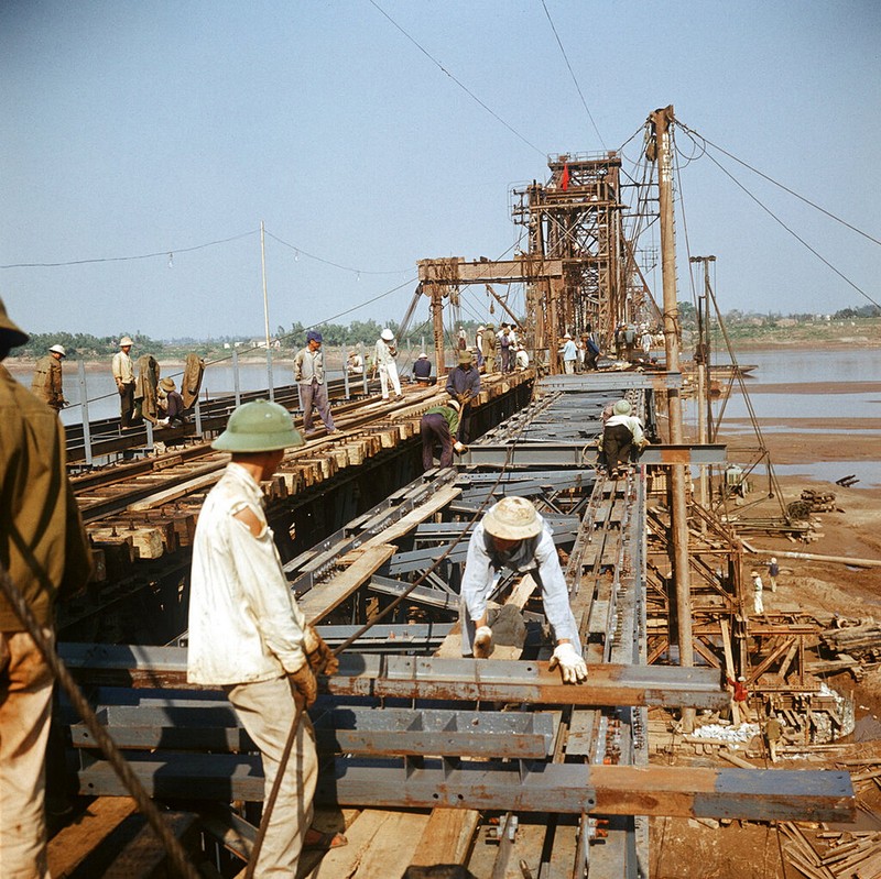 Nhin lai cuoc tai thiet Ha Noi nam 1973 qua loat anh hiem