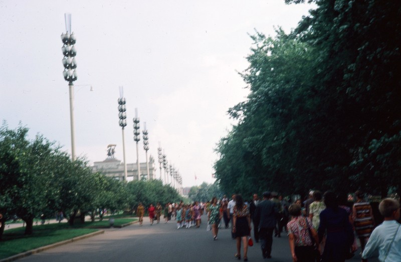 Lan dau cong bo loat anh tuyet dep ve Moscow nam 1975-Hinh-12