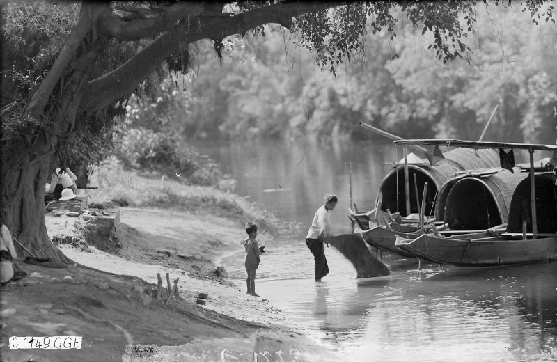 Ngam song An Cuu o Co do Hue thap nien 1920 qua loat anh hiem-Hinh-11