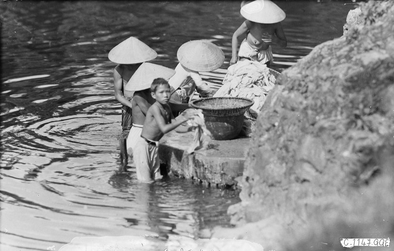 Ngam song An Cuu o Co do Hue thap nien 1920 qua loat anh hiem-Hinh-7