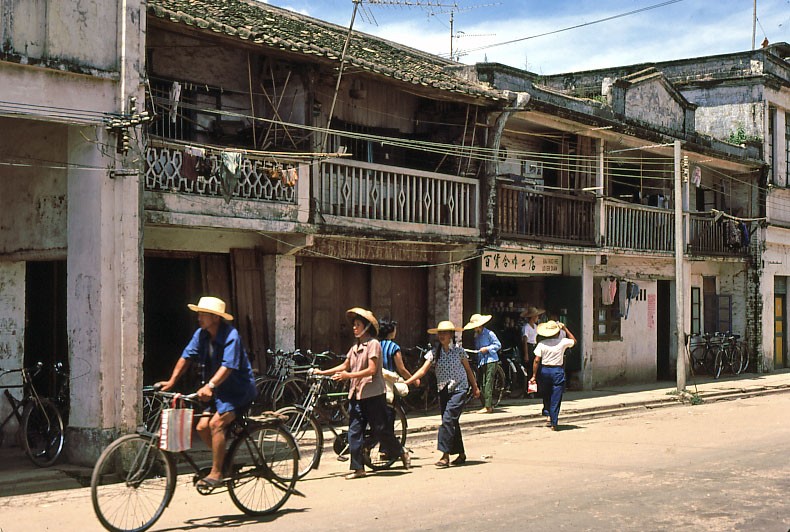 Thanh pho Tham Quyen nam 1980 duoi goc nhin la-Hinh-6