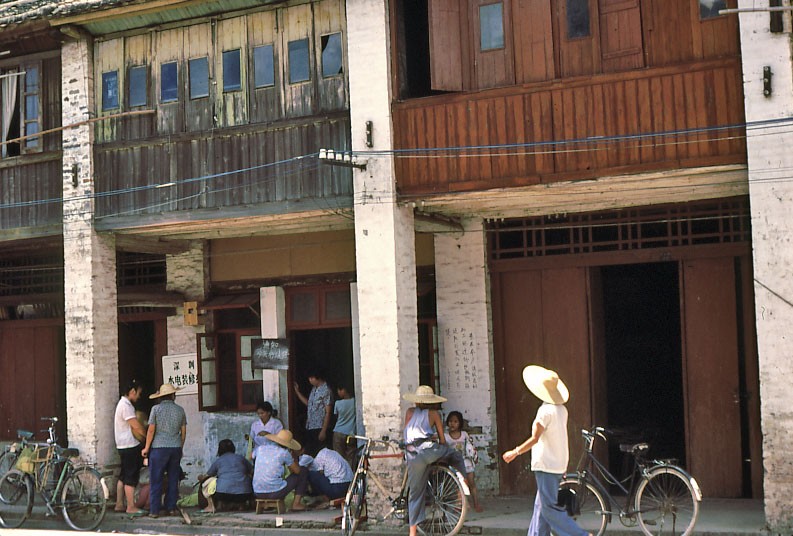 Thanh pho Tham Quyen nam 1980 duoi goc nhin la-Hinh-7