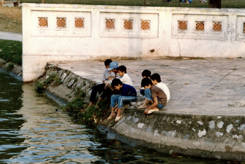 Ho Hoan Kiem nam 1990 cuc moc mac qua loat anh quy-Hinh-7